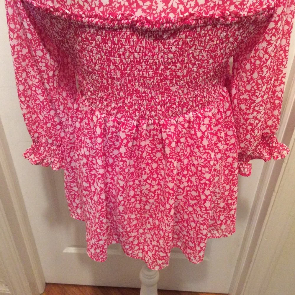 Torrid Top 1 Dark Pink White Floral Print Smocked - Picture 13 of 14